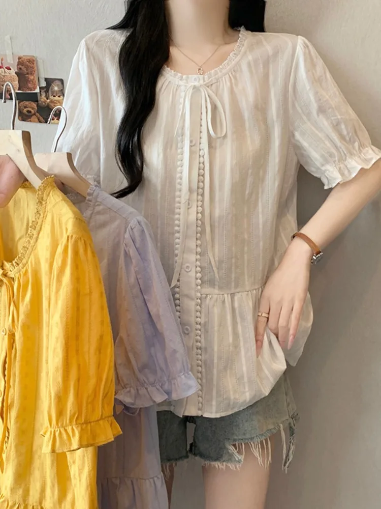 

Sweet Korean Style Tie Waist Short Sleeve Shirt for plus Size Women Wooden Button Detail Versatile Top Breathable Skin-Friendly