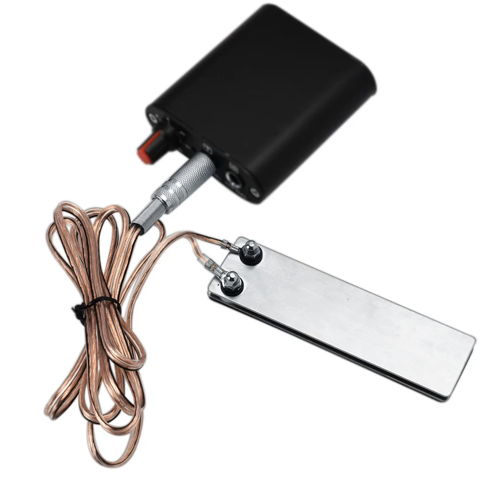 

Портативный ножной педальный переключатель небольшого размера, противоскользящий дизайн, цифровой двойной источник питания для татуировщика, стабильный ток