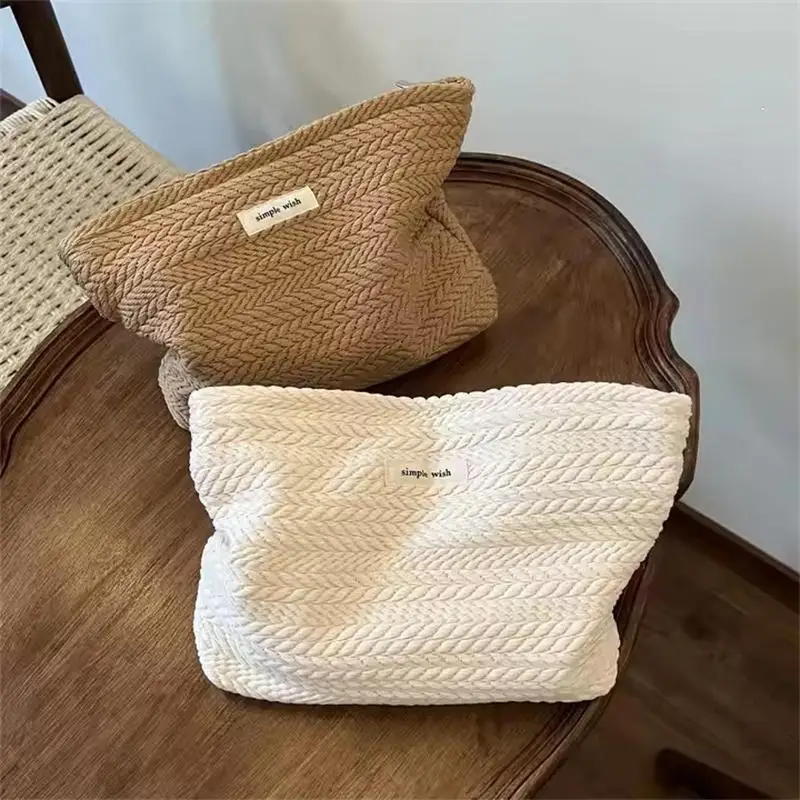 

Handwoven Cotton Makeup Bag – Artistic Crochet Cosmetic Pouch with Zipper, Minimalist Clutch for Women
