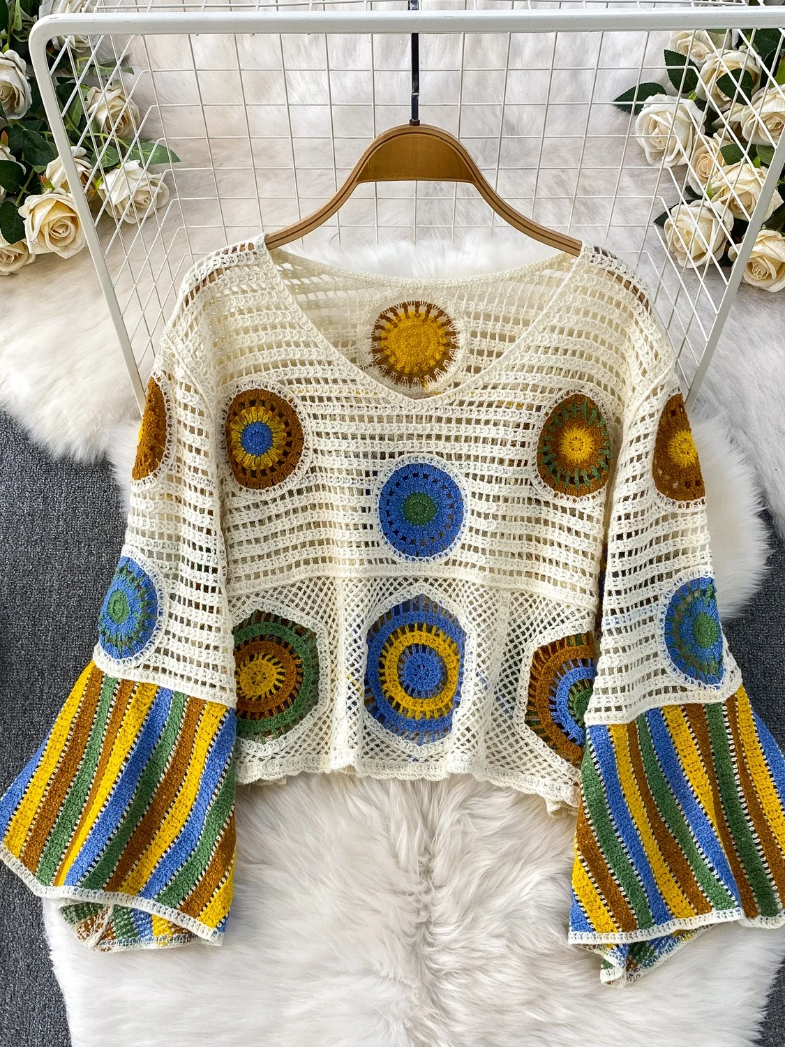 

Женский вязаный топ n Vaion Sle с двухцветным узором, ажурными цветами и рукавами-колокол, весенне-осенний, для многослойных образов, стройнящий силуэт