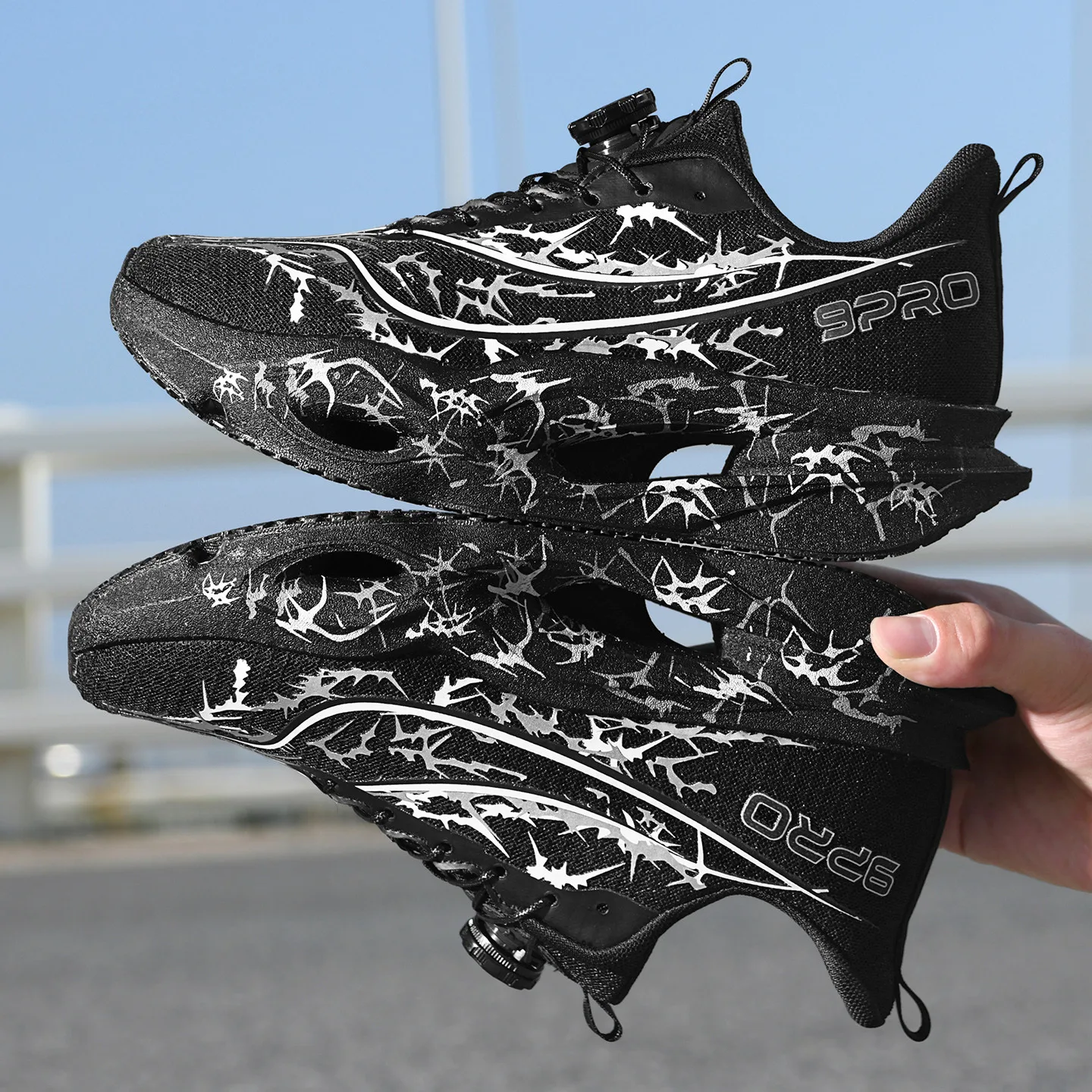 Herren-Laufschuhe, Tennisschuhe, trendige Laufschuhe mit Carbonplatte und Knopfverschluss für alle Jahreszeiten, personalisierte Sportschuhe mit Dornenmuster und atmungsaktivem Mesh-Material, Laufschuhe mit hohem Rückprall und dicker Sohle, rutschfest und abriebfest. – Detail 25