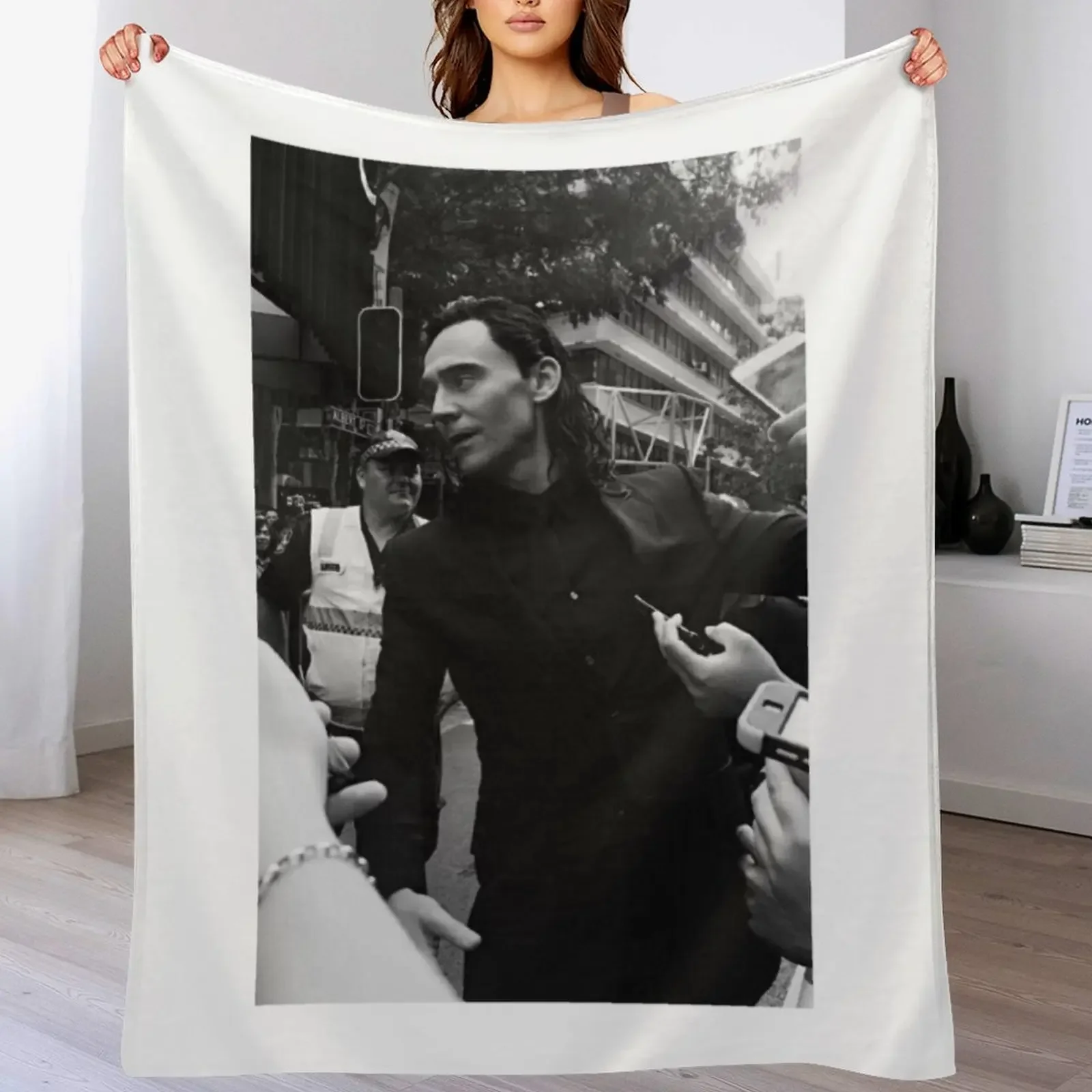 

tom hiddleston Throw Blanket Vintage Soft Plush Plaid Large Sofa Blankets