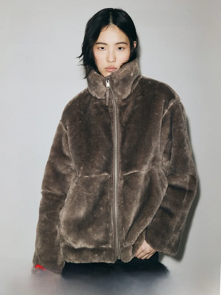

H&M Women's Faux Fur Coat Zipper Collar Oversize Winter Warm Outerwear Casual Style Polyester Fiber Large Size Edition