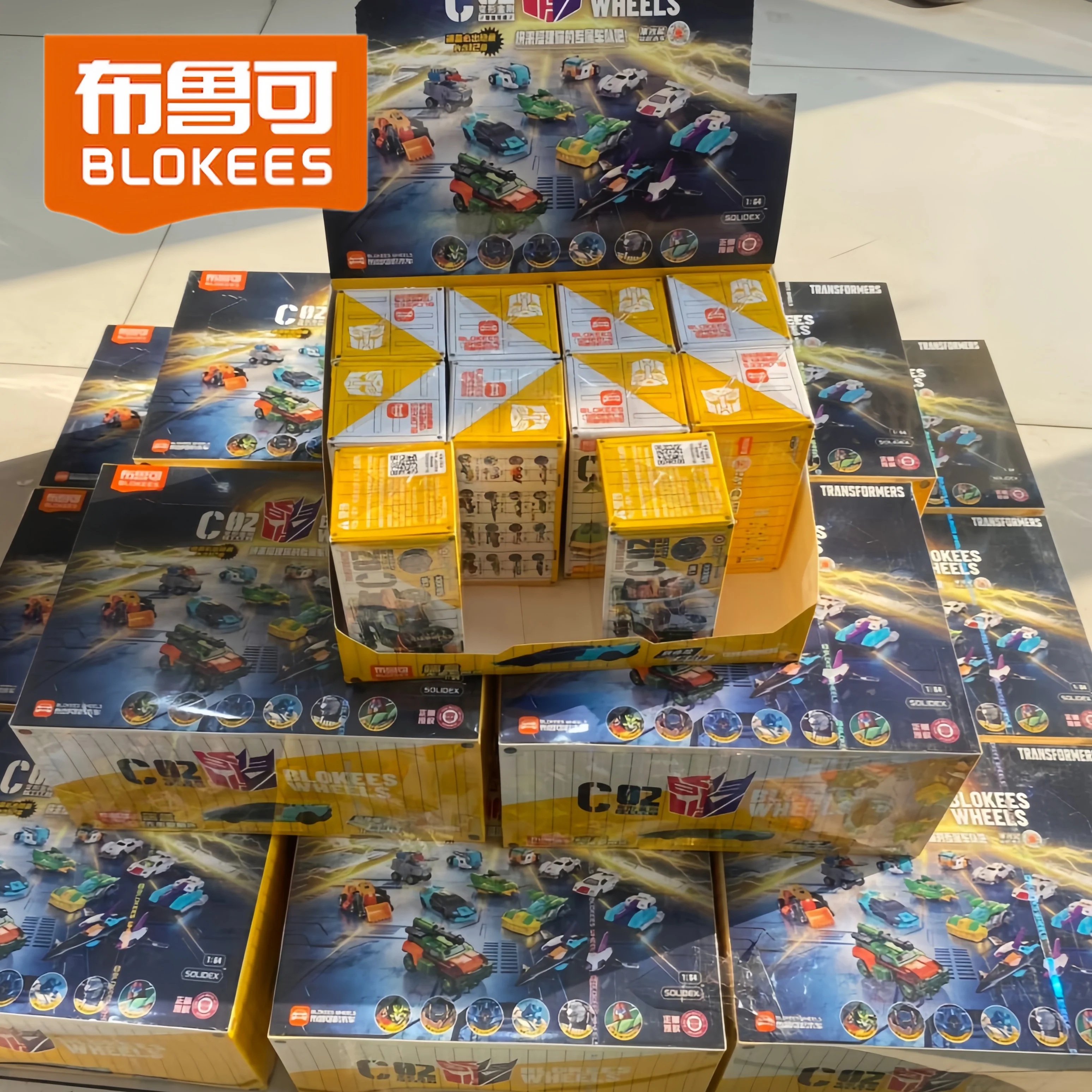 

Wheels Transformers Blind Box C02 Optimus Prime Megatron New 1:64 Blokees Action Figures Assembled Car Model Collectible Gift