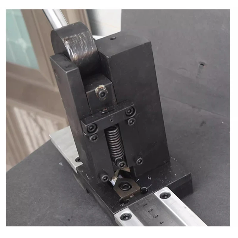 

Creasing strip cutting machine Creasing die cutting machine Mechanical scissors Counter strip cutting and slitting machine Creas