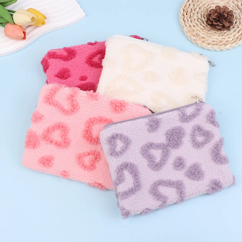 

Plush Makeup Bags Soft Travel Cosmetic Storage Bag Portable Love Print Organizer Pencil Case Cute Clutch Pouch