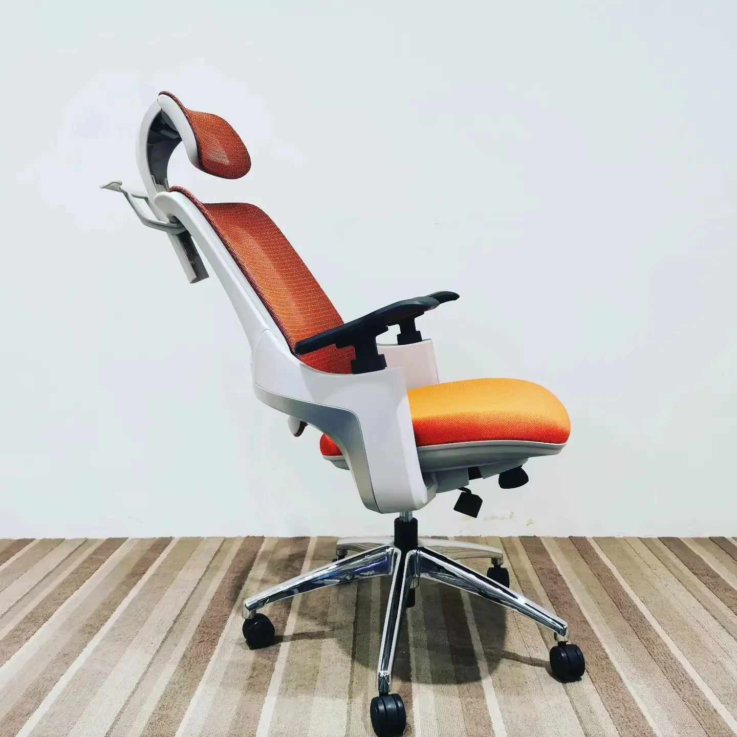 

Роскошное вращающееся офисное кресло Boss Executive, современный дизайн, эргономичное кресло с полипропиленовым корпусом и 3D регулируемыми подлокотниками