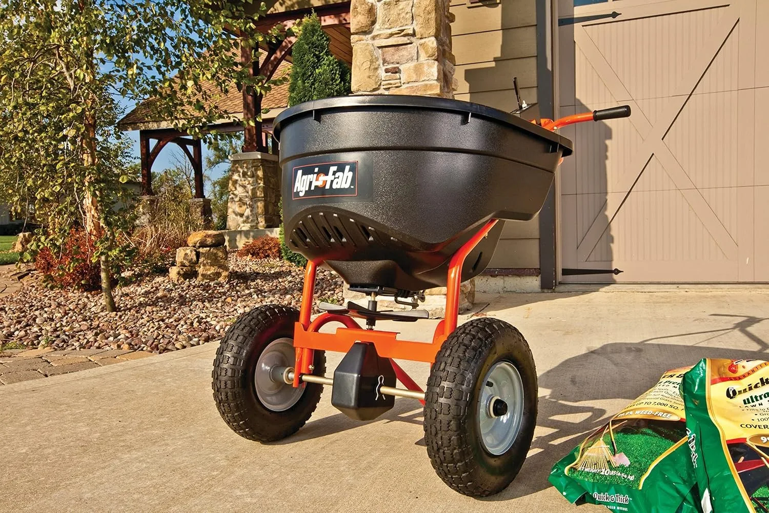 Push Broadcast Spreader, 130-lb Capacity,Suitable for Seeding Lawns with Fertilizer