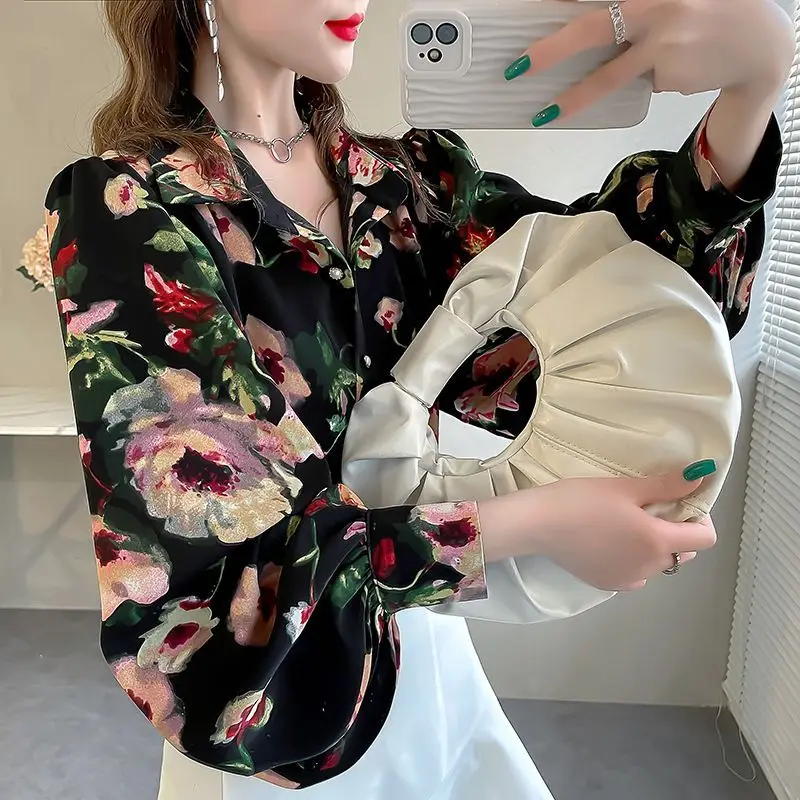 Spring Autumn 2023 New Fashion Printing Turn-down Collar Lantern Sleeve Blouse Ladies All-match Buttons Loose Shirts Women\'s