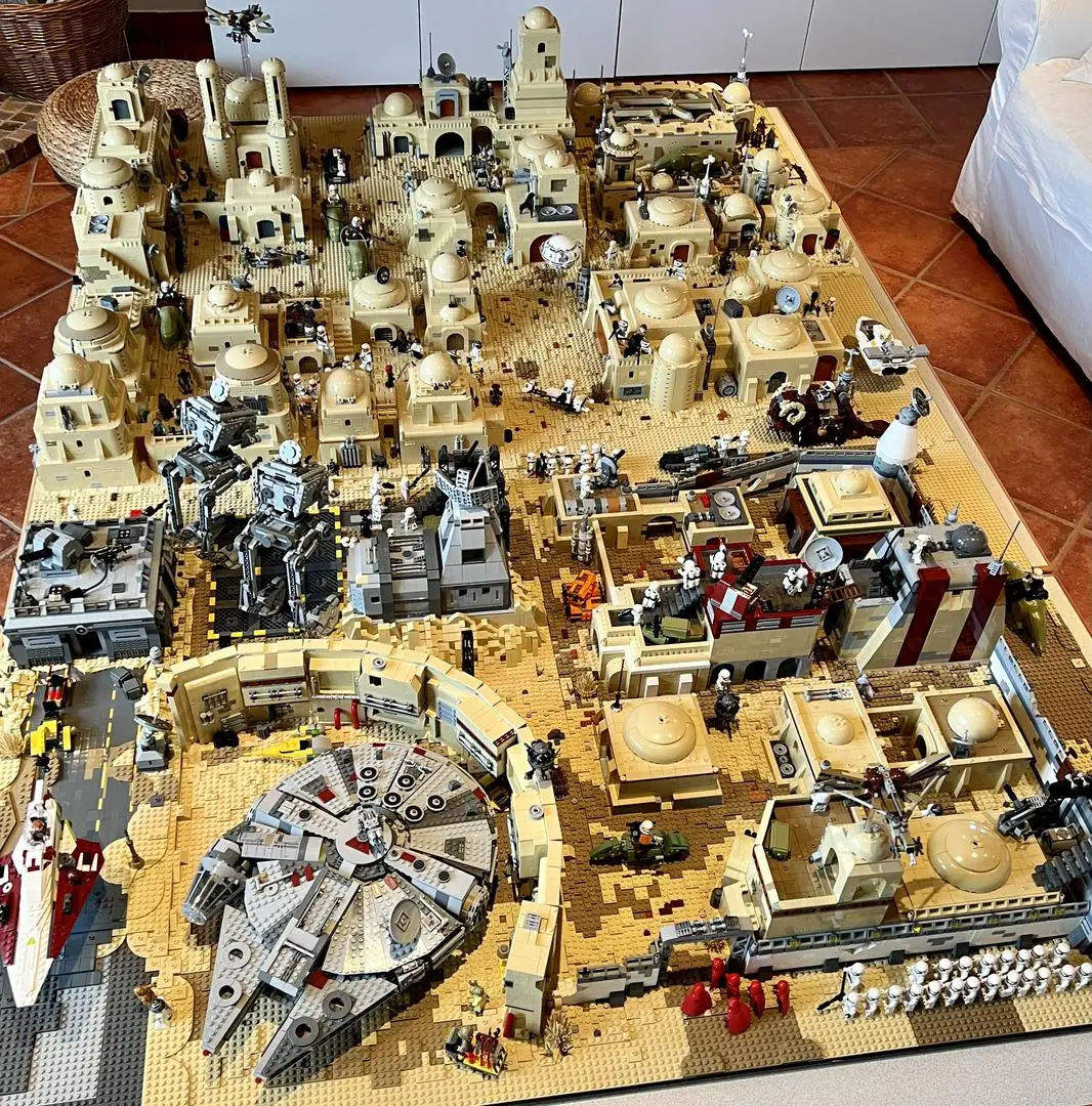 

Customize 28842Parts Base UCS Star Movie Scene Tatooine Mos Eisley Spaceport Building Blocks Construction Set Adults Toys Gifts