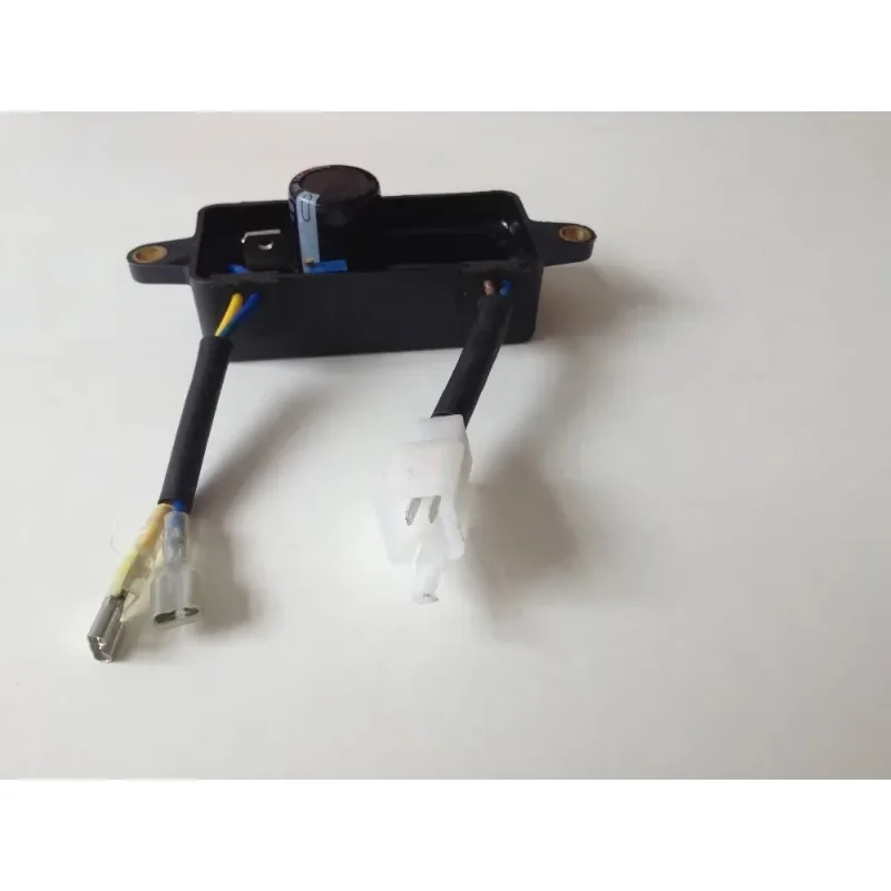 Regolatore automatico di tensione Generatore elettrico rettangolare AVR per generatore a benzina 2KW 3KW GX160 168F Pezzi di ricambio di alta qualità