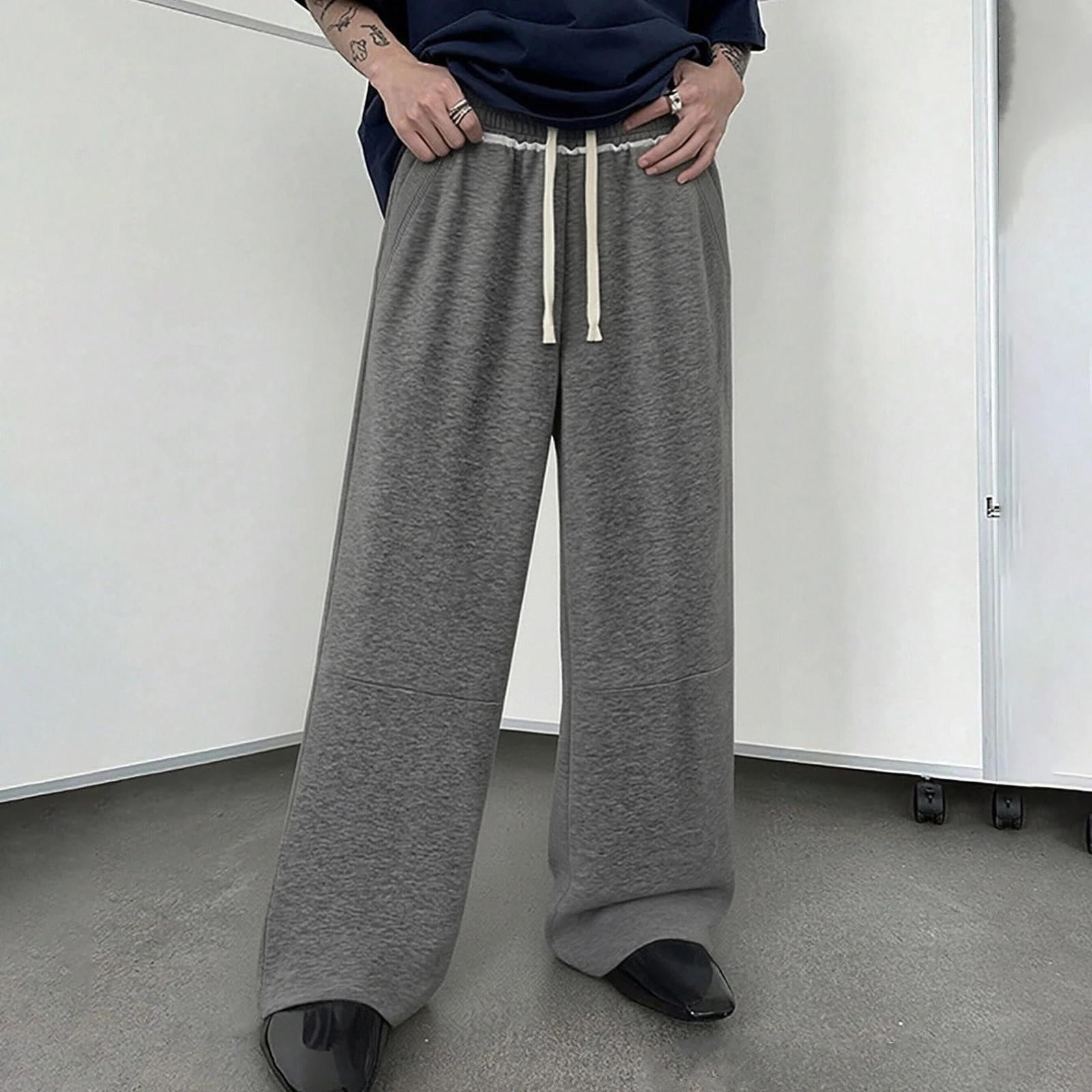 

Men's Black Wide Leg Pants - Drawstring Waist Contrast Trim Side Pockets Knee Seam Detail Casual Streetwear Loose Fit Trousers