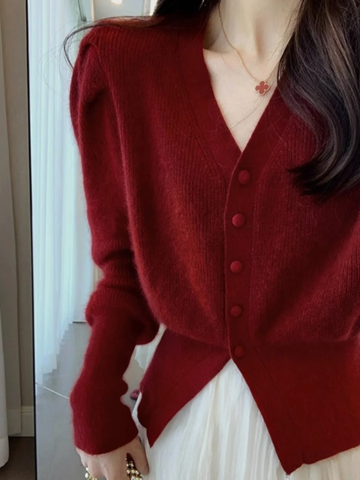 

Red V-Neck Knitted Sweater Coat Women's Autumn Fashion Short Bubble Sleeve Vintage New Year's Day High-End Feeling Outerwear