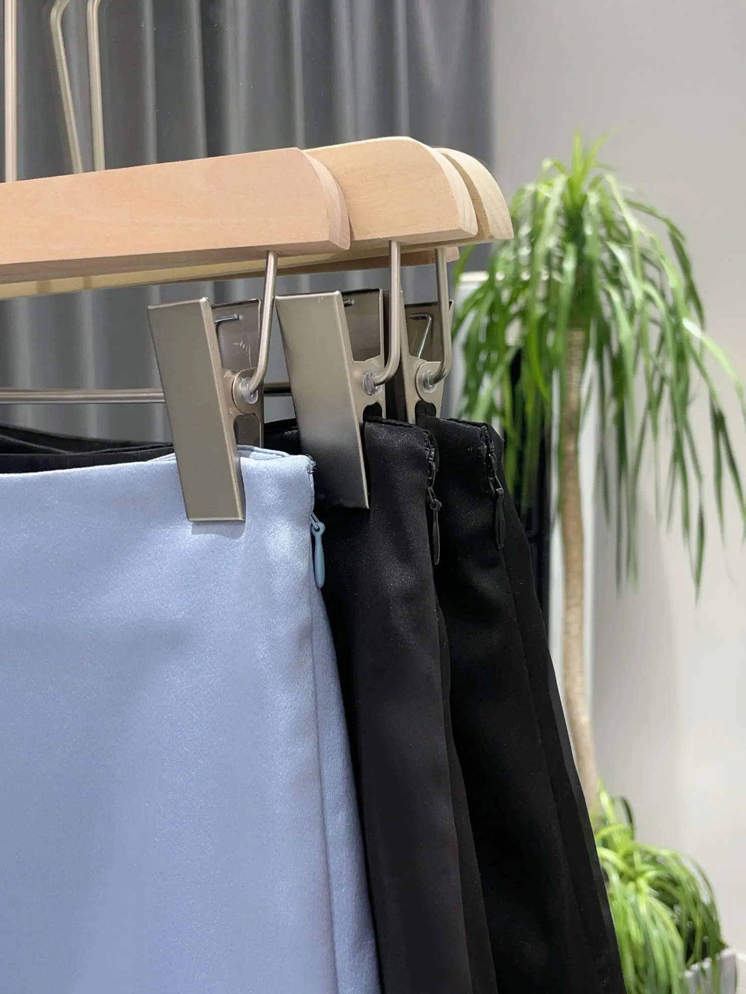 

Noxular Authentic Summer 2025 Brand f-length Two-wear Silk-glossed Skirt Simple Sle Zipper Low-waist Polyester ...