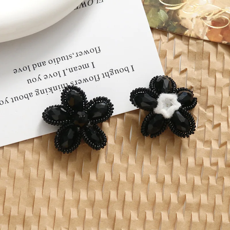 2Pcs/Lot White Black Small Beads Flower Patches Applique Sew on Beaded Earring DIY Accessories Clothes Shoes Bags Patches