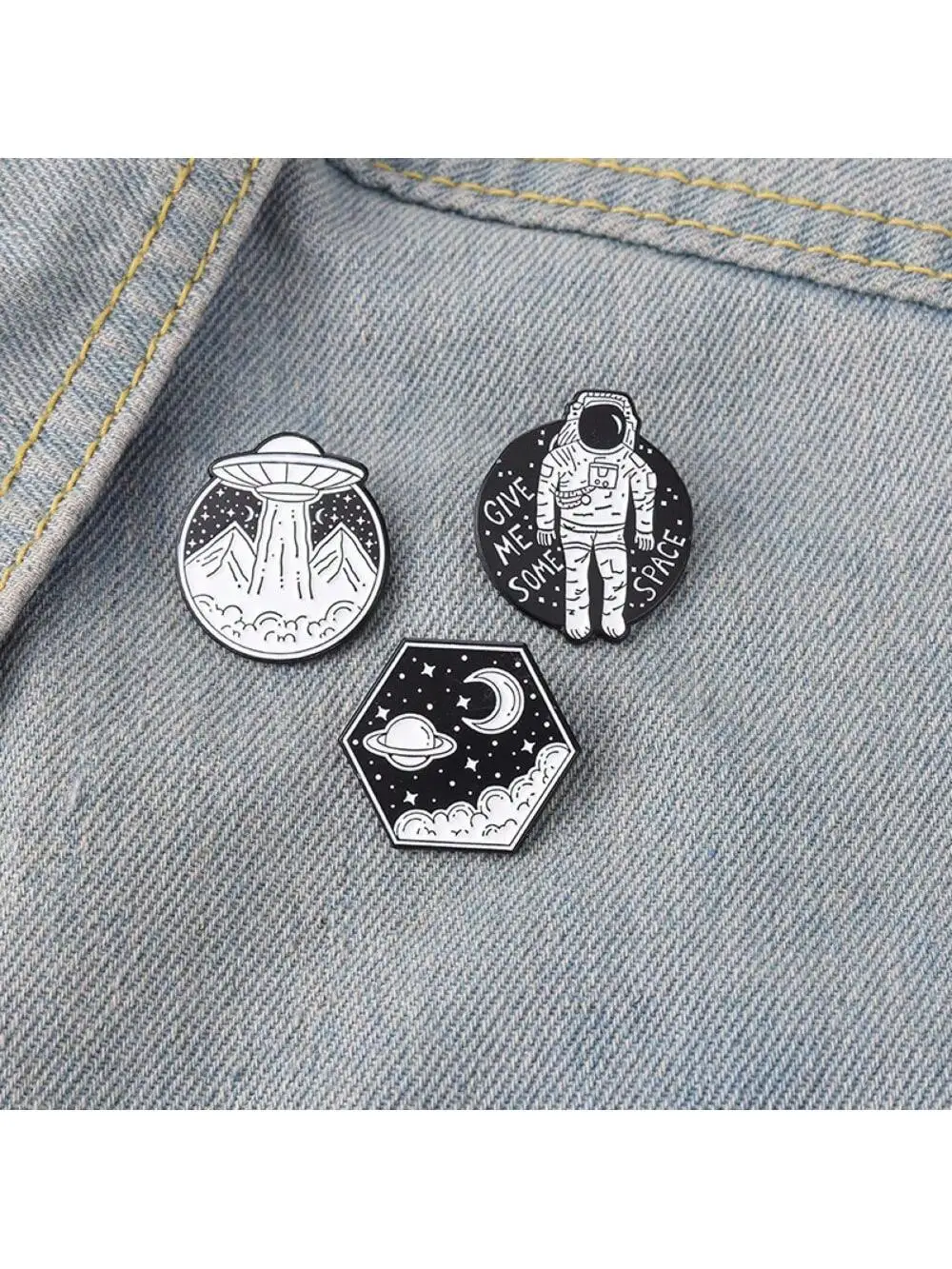 3 pieces of unisex creative astronaut space exploration series badges, daily outfits, bags, and metal brooches