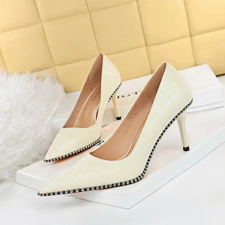 

Fashion Women's Ladies Slim High Heel Shallow Mouth Pointed Metal Bead Rivet Nightclub Single Shoes Women Pumps Middle Heels