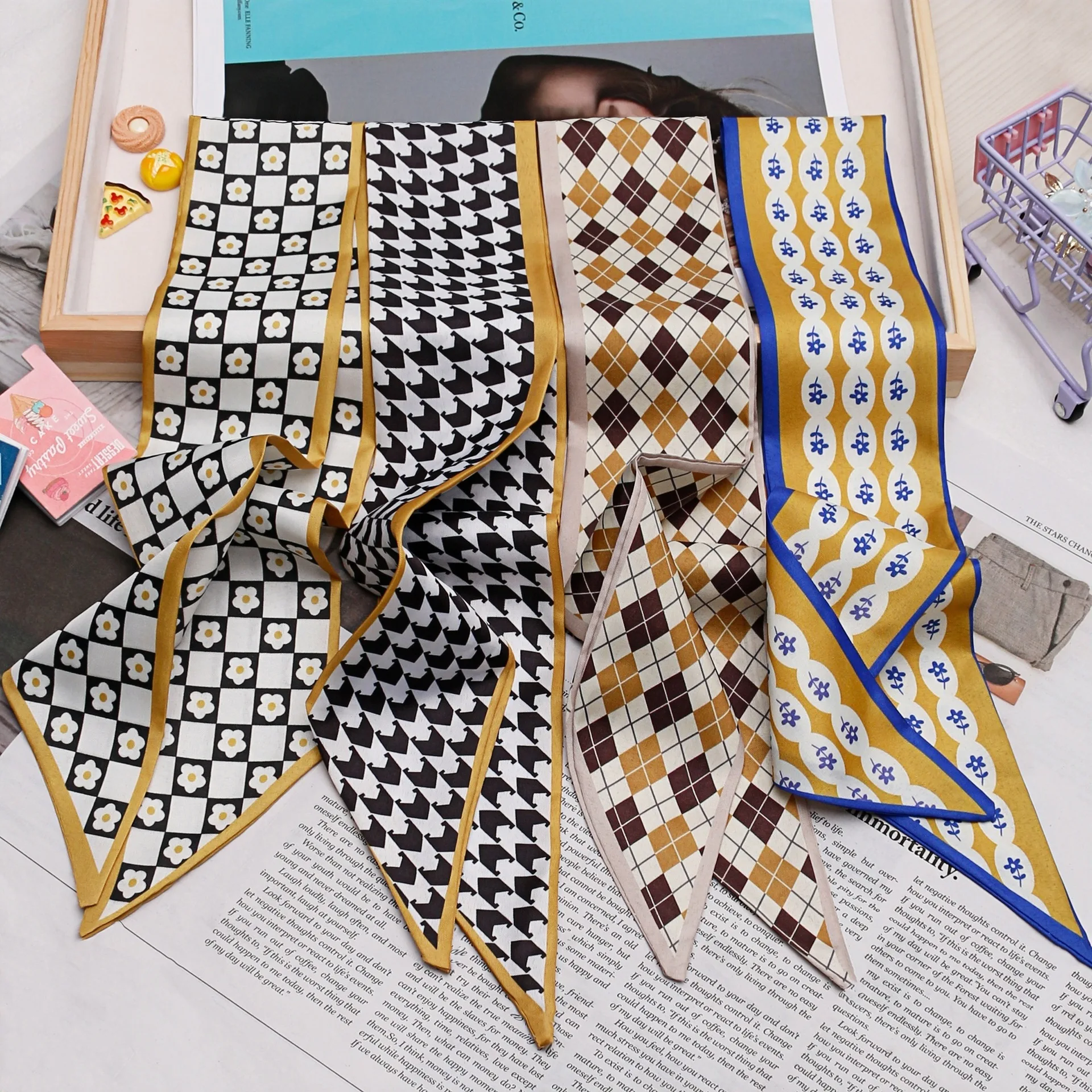 

Желтые клетчатые шелковые шарфы, аксессуары в тон одежды, корейская версия длинных шелковых шарфов, повязки на голову, сумки, подарочные коробки