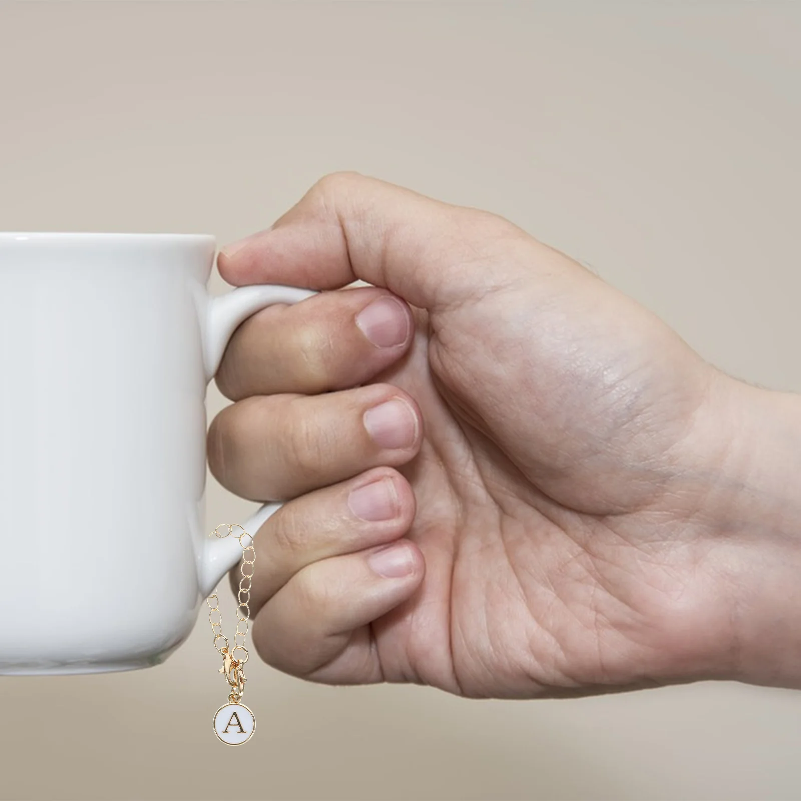 

Alloy Letter Keychain A White Lightweight Durable Charm Chains for Women Car Keys Handbag Pendant Backpack Accessories