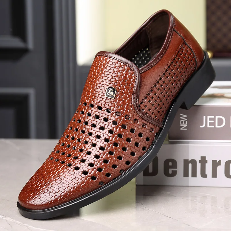 

Solid Color Hallow Leather Shoes for Man Summer Autumn New Designer Brown Black Business Formal Casual Shoes Sandals Man