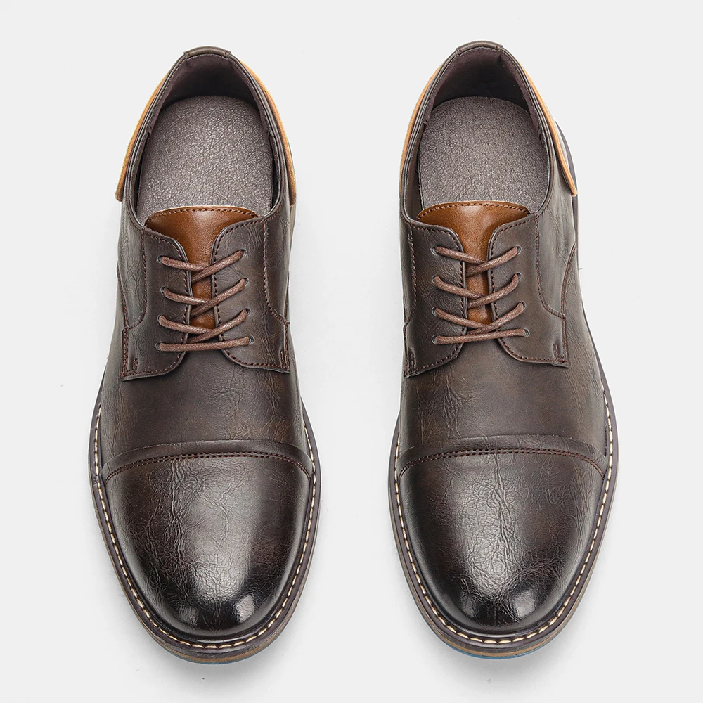 Herrenschuhe mit blauer Außensohle, Akzent-Schuhe für Männer, Business-Büro-Stil, Herrenschuhe mit Cap-Toe, Derby, zweifarbiges Design. – Detail 10