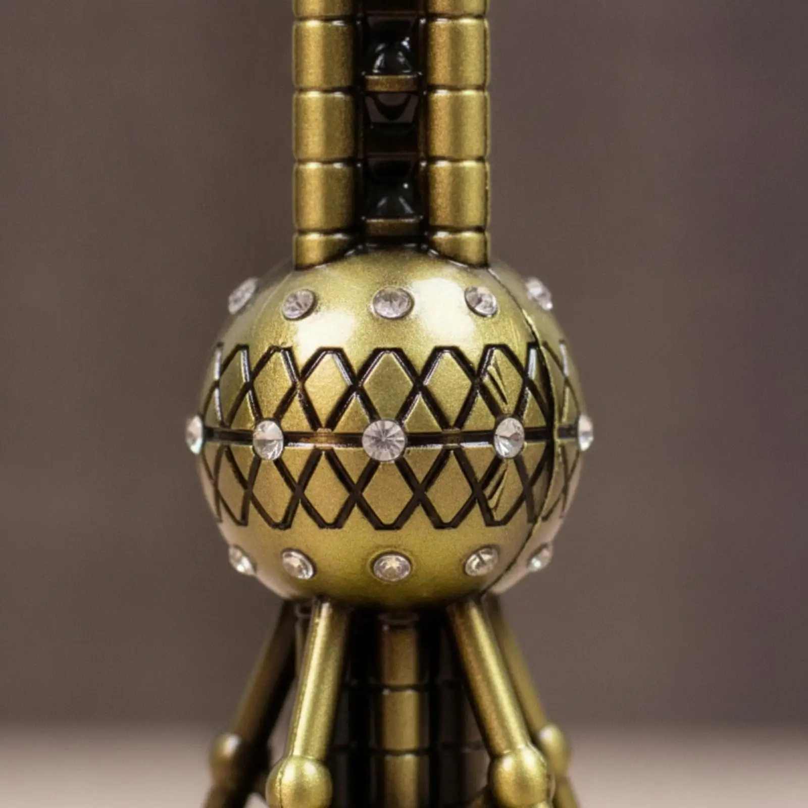Souvenir Tower Sculpture Miniature Building Zinc Alloy Landmark Model Showpiece for Office Shelf Desk Decor Gift