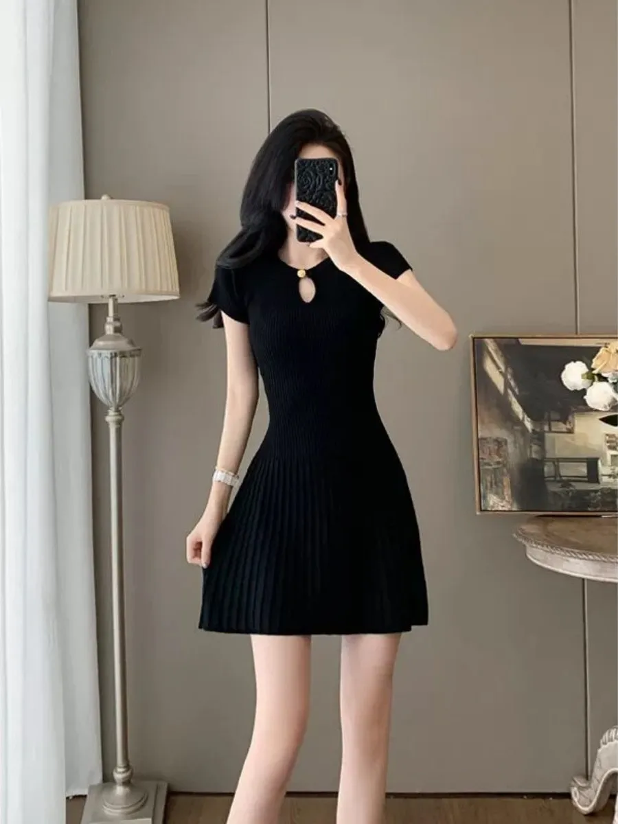 Hebe Style Black Waterdrop Collar Knitted Short Sleeve Dress for Date And Party High Waist Pleated  A-Line Skirt