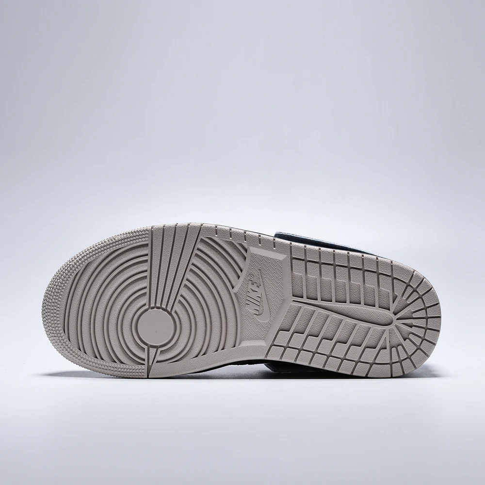 Jordan Women's WMNS AIR JORDAN 1 MM LOW V3 Basketball Training Shoes IR7554-001