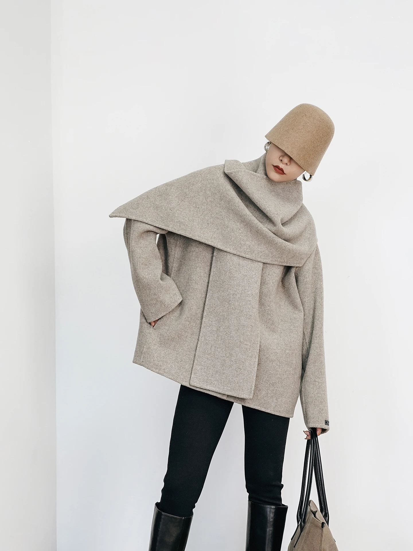 

Высококачественное двустороннее шерстяное пальто-накидка с капюшоном для женщин, свободного кроя, новое, стильное, короткое пальто-жакет