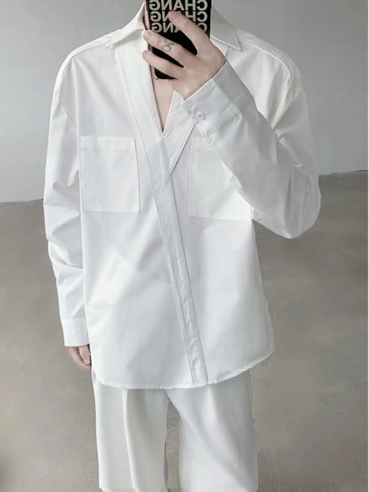 

Korean Sle V-Ne Long Sve Loose Men's irt Casual Versatile Pure Color Simple Design Polyester Fiber Youth Faion