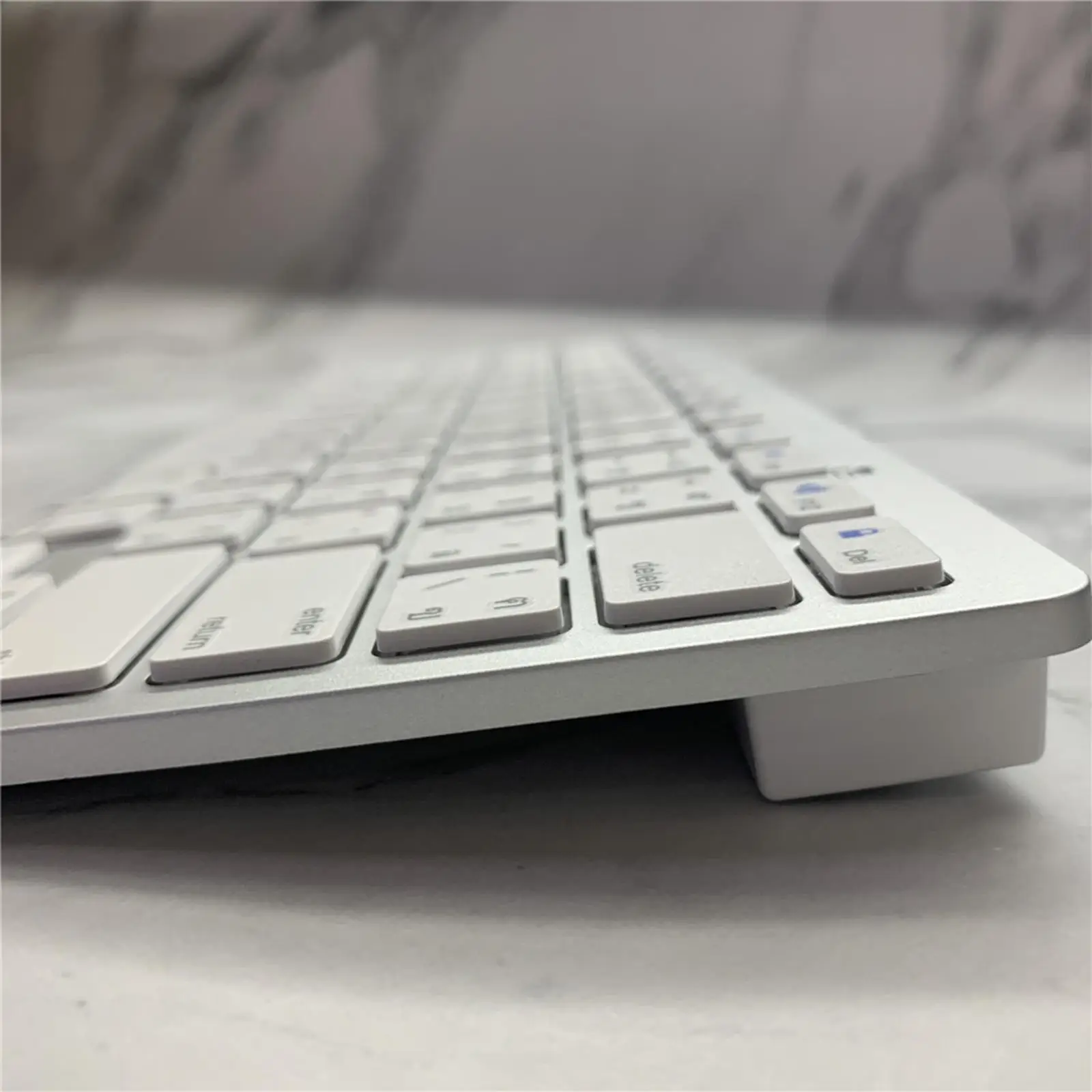 Slim Wireless Bluetooth Keyboard Thai Language 78 Keys Portable Mini PC Keyboard for Windows Tablet