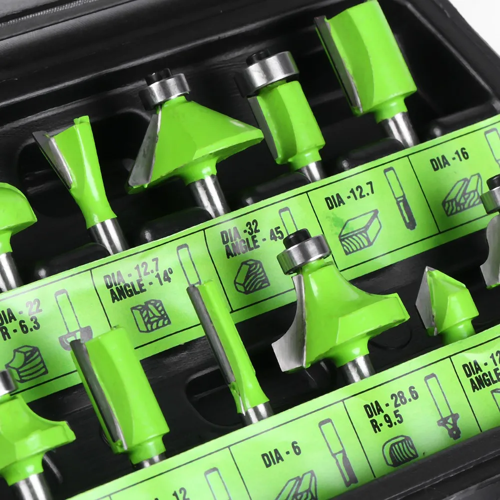 

Двенадцать наборов из 14 штук для деревообработки. Наборы фрез для деревообработки с корпусами из легированной стали и защитой от ударов для безопасности.