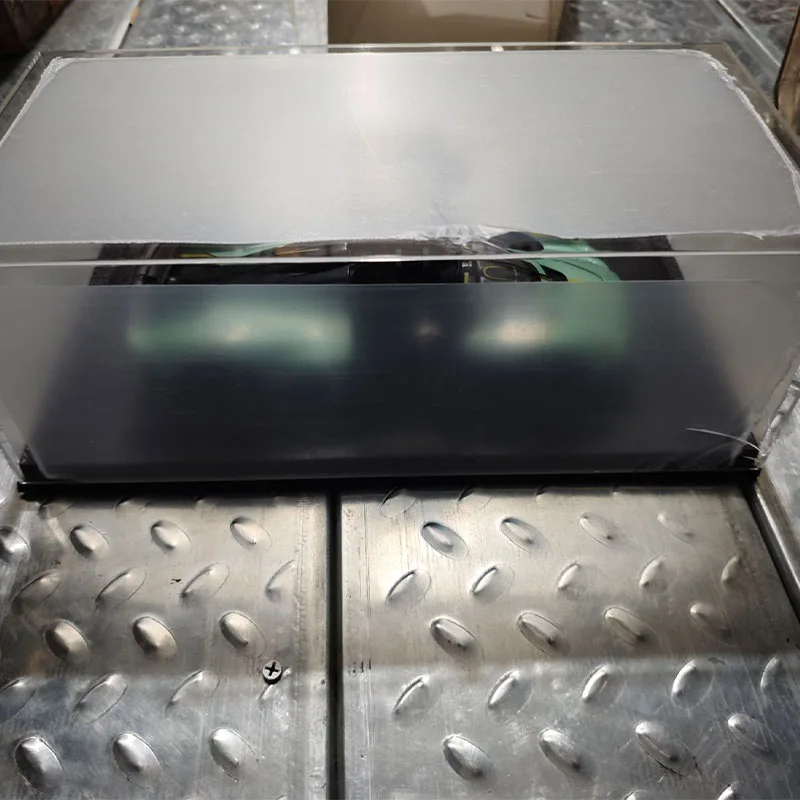 Aston Martin Valkyrie 1:18 Scale Die-Casting Supercar Model Limited Edition Collectible Toy with Decorative Gift Box