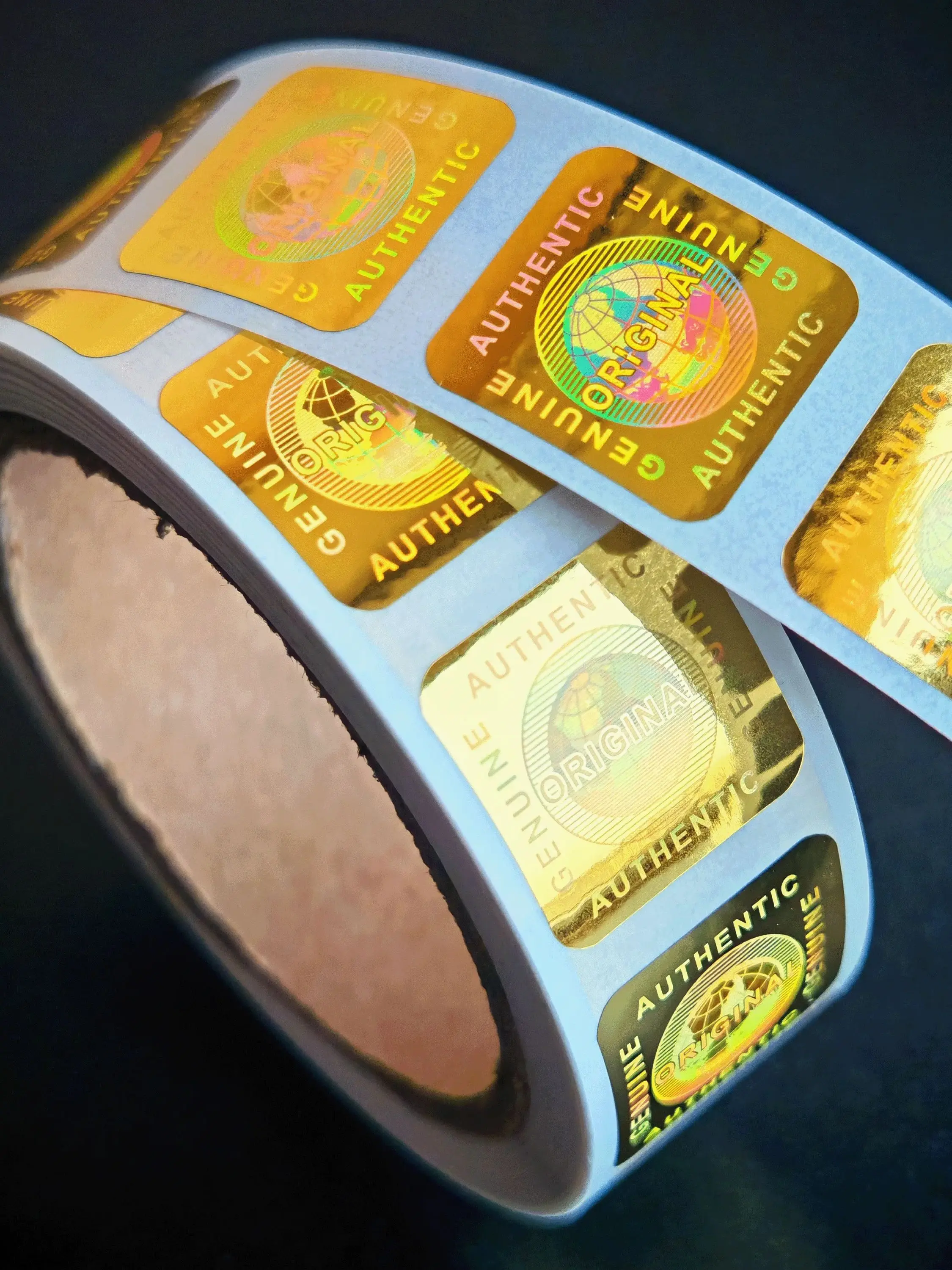 500 sztuk na rolkę Hologramowe naklejki zabezpieczające przed manipulacją Oryginalne, autentyczne etykiety zabezpieczające z gwarancją, nieważne przy uszkodzeniu, uniwersalny wzór z motywem Ziemi, 15 mm — zdjęcie produktu 7