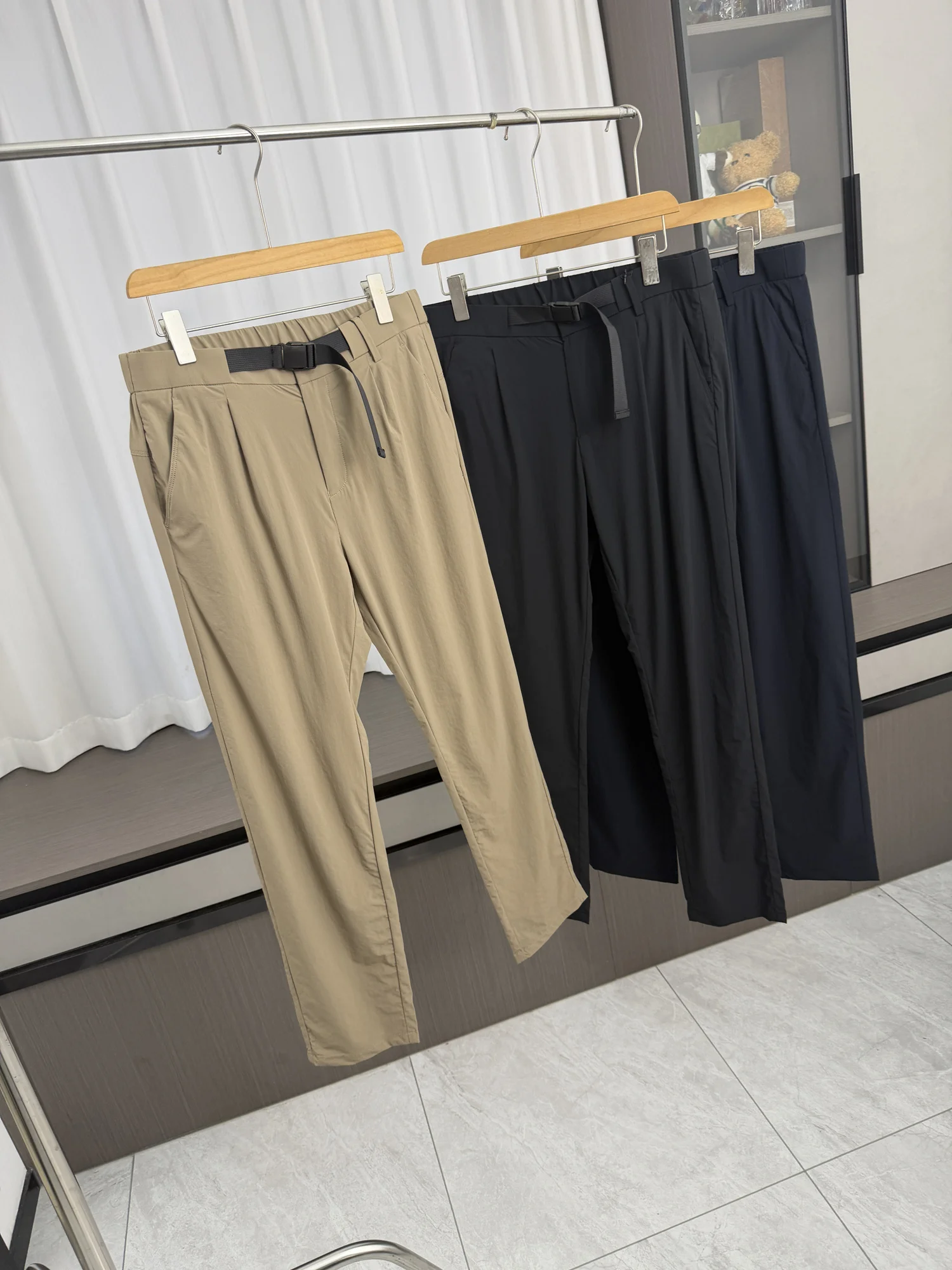 

Men's Casual Elastic Nylon Blend Quick Dry Breathable Summer Long Pants Functional Design Sporty Loose Fit Straight Leg Trousers