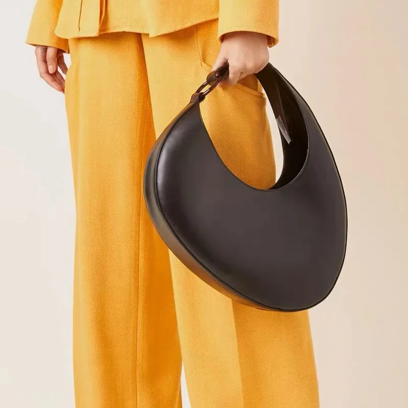 Minority design Italian bag female 2023 new wave personality Joker oval large-capacity one-shoulder underarm bag