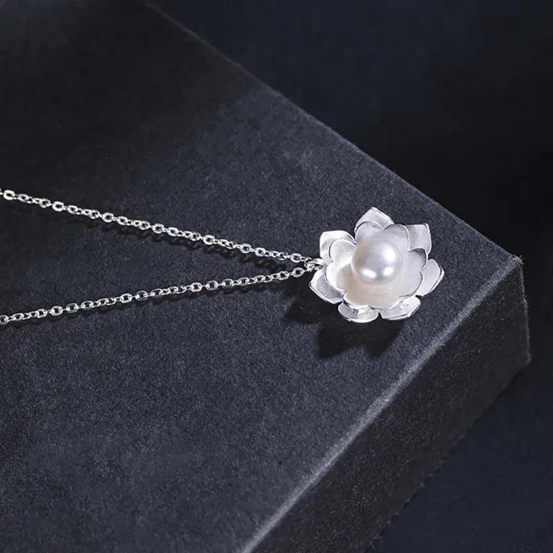 New Arrival Hot Sale Elegant 925 Sterling Silver Lotus Flower Luster Pearl Pendant Necklaces For Women Lady XN009