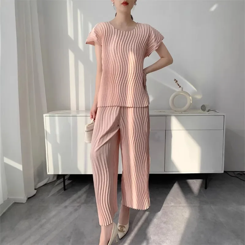 

Костюм из плиссированной ткани Miyake ручной работы, лето 2026, новинка: универсальный топ-футболка и тонкие повседневные плиссированные брюки, не мнущаяся одежда