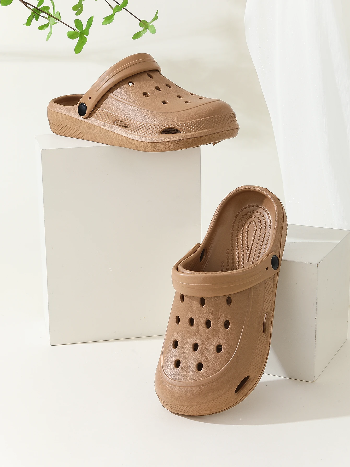 Women's Croc Shoes, Girls' Outerwear, Couples' Baotou Slippers,, Women's Home Shoes, Women's Sandals, Men's Croc Shoes image 4