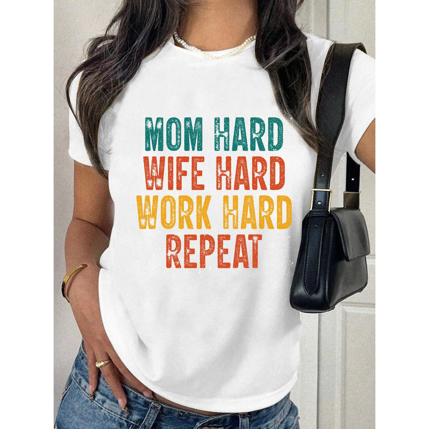 

Tee Featuring Bold ‘MOM HARD... REPEAT’ Text – Straightforward Message