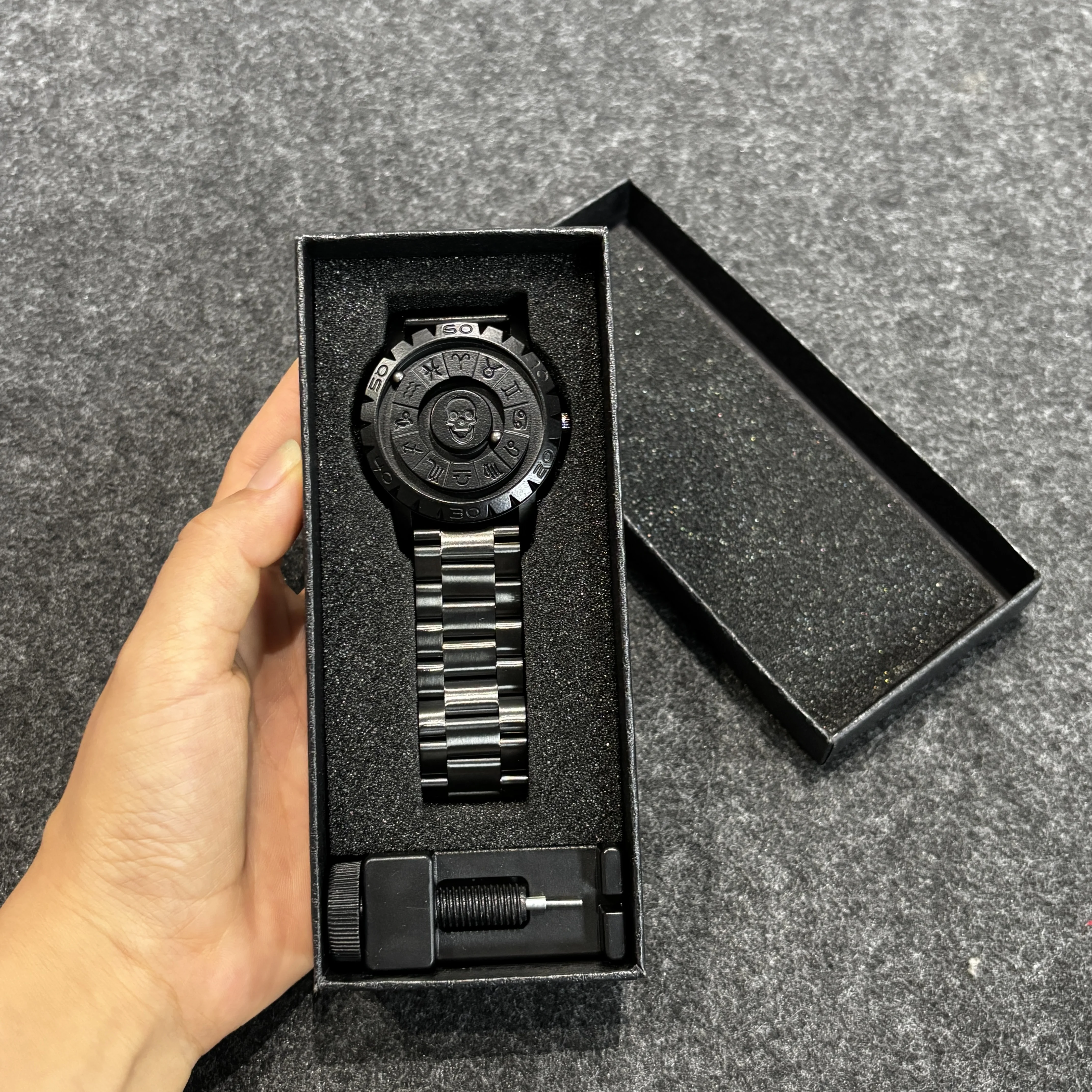 New skull Foreign Trade Special Supply Trendy Fashionskull Men's Multi-Function Waterproof Quartz Watch