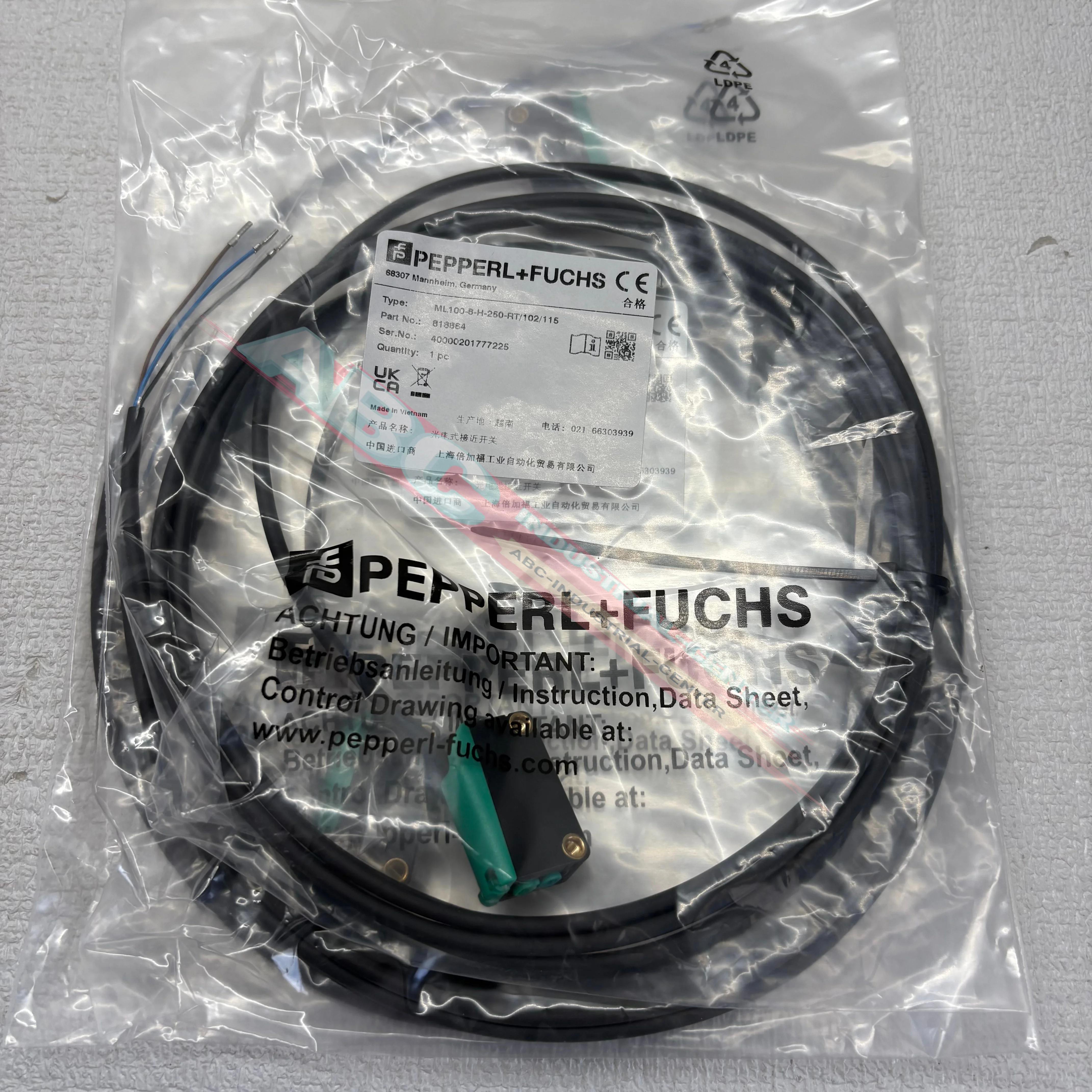 

Brand New ML100-8-H-250-RT/102/115 Photoelectric sensor