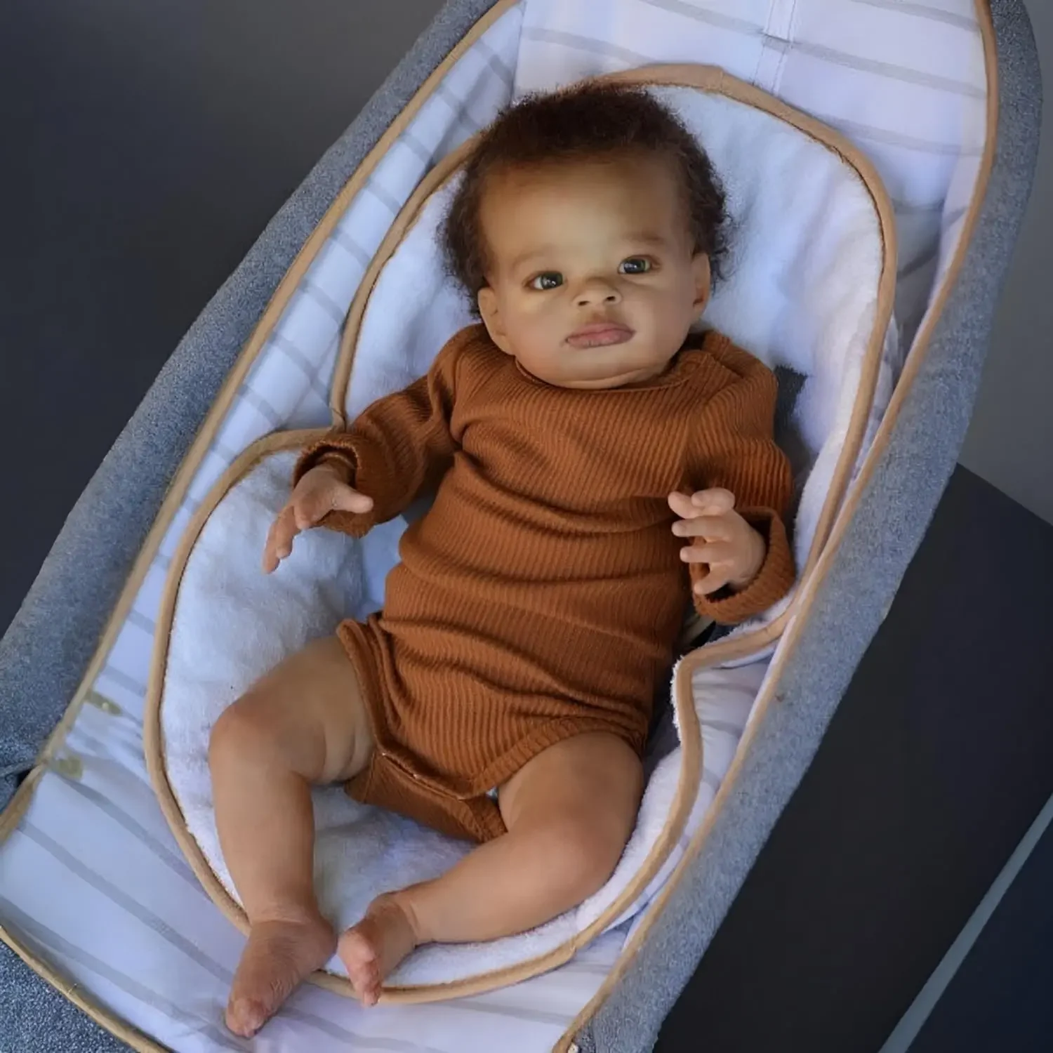 Risbecko 20 inch levensechte zwarte herboren babypop - Afro-Amerikaanse zachte stoffen lichaamspop - verjaardagscadeau / kerstcadeau