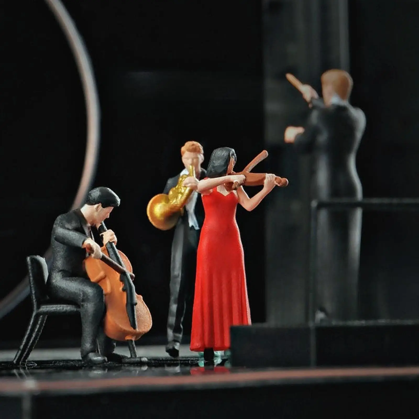 2Pcs Resin 1/64 Musician Figures Desk Decor Collection Mini Cellist Figure for