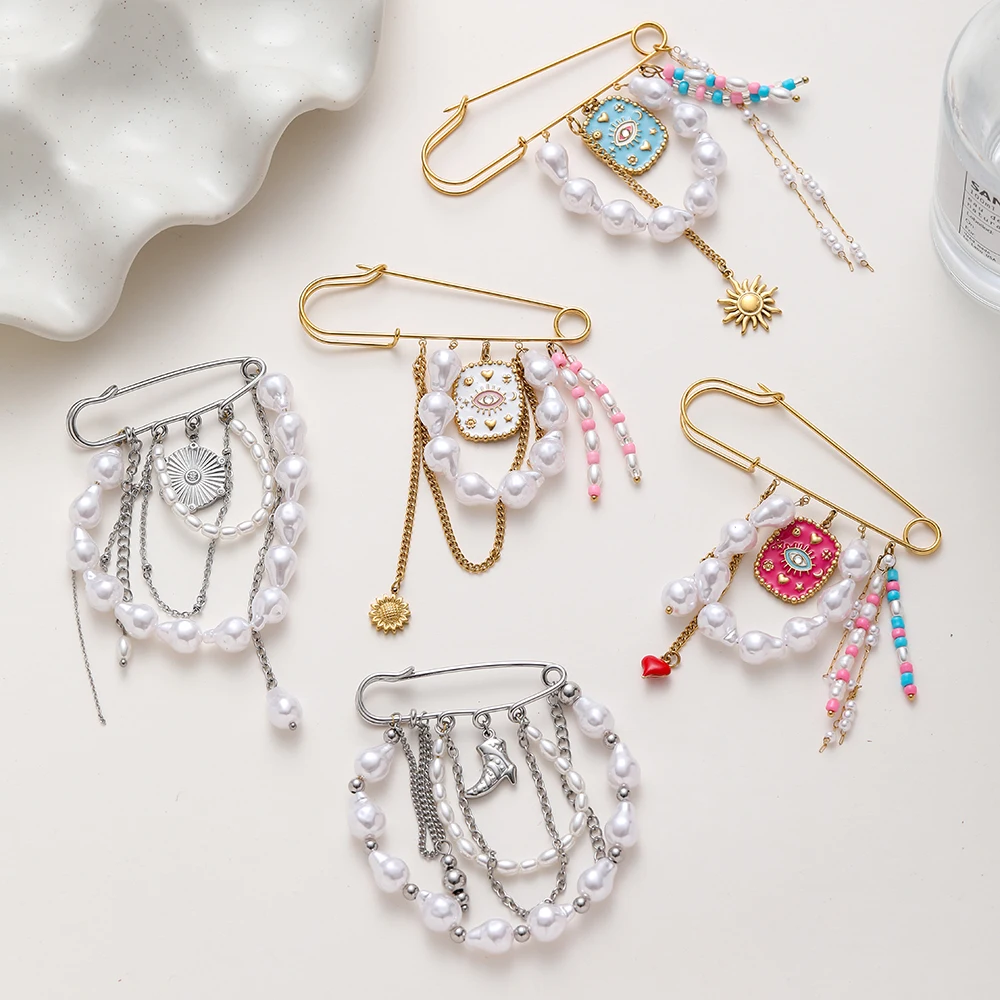 

18K Gold Plated Stainless Steel Brooch Lapel Pin Faux Pearl Fringe Brooch Pin for Coat Jacket Bag Elegant Women's Accessory Gift