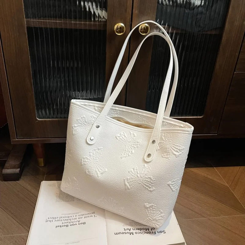 

Famous Designer Leather Women's Crossbody Bag Luxury Brand Fashionable Elegant Modern Vintage Daily Commuter Bag​