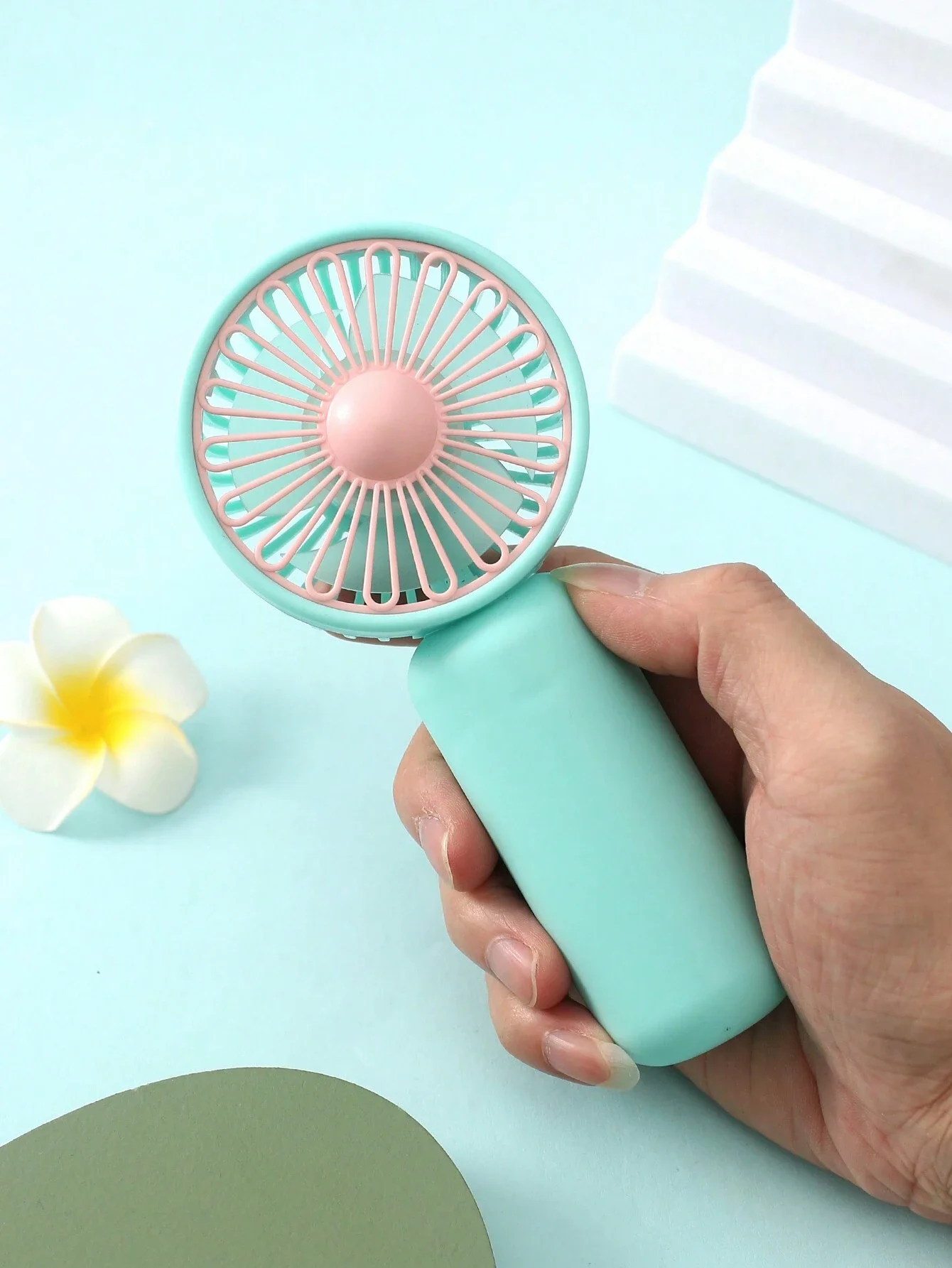 1pc AA Battery Operated Portable Handheld Mini Fan With One-Speed Adjustment, Simple And Minimalist Design For Outdoor Use