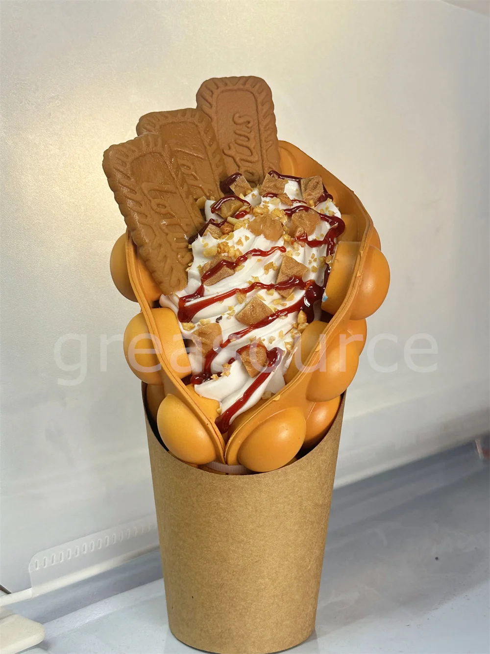 

Vanilla Ice Cream DIY Rainbow Sugar Crush Original Flavor White Hong Kong Bubble Waffle Model Snack Street Cart Display Props