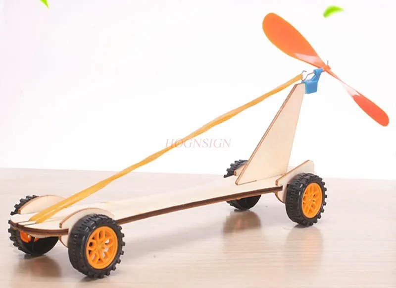 Student science experiment diy rubber band power car children's technology small production play teaching aids small invention