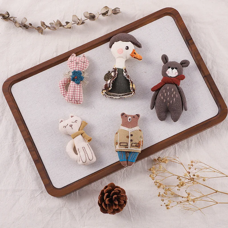 

Premium Fabric Brooch Cute Scarf Bear Stuffed Animal for Bag Charm Creative Handmade Cotton Linen Clothing Accessory Daily Wear